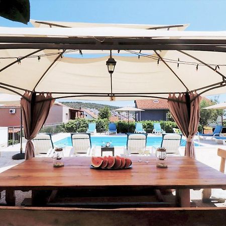 Villa Mendula Trogir - Luxury Villa By The Beach - Heated Pool - Organic Garden Buitenkant foto