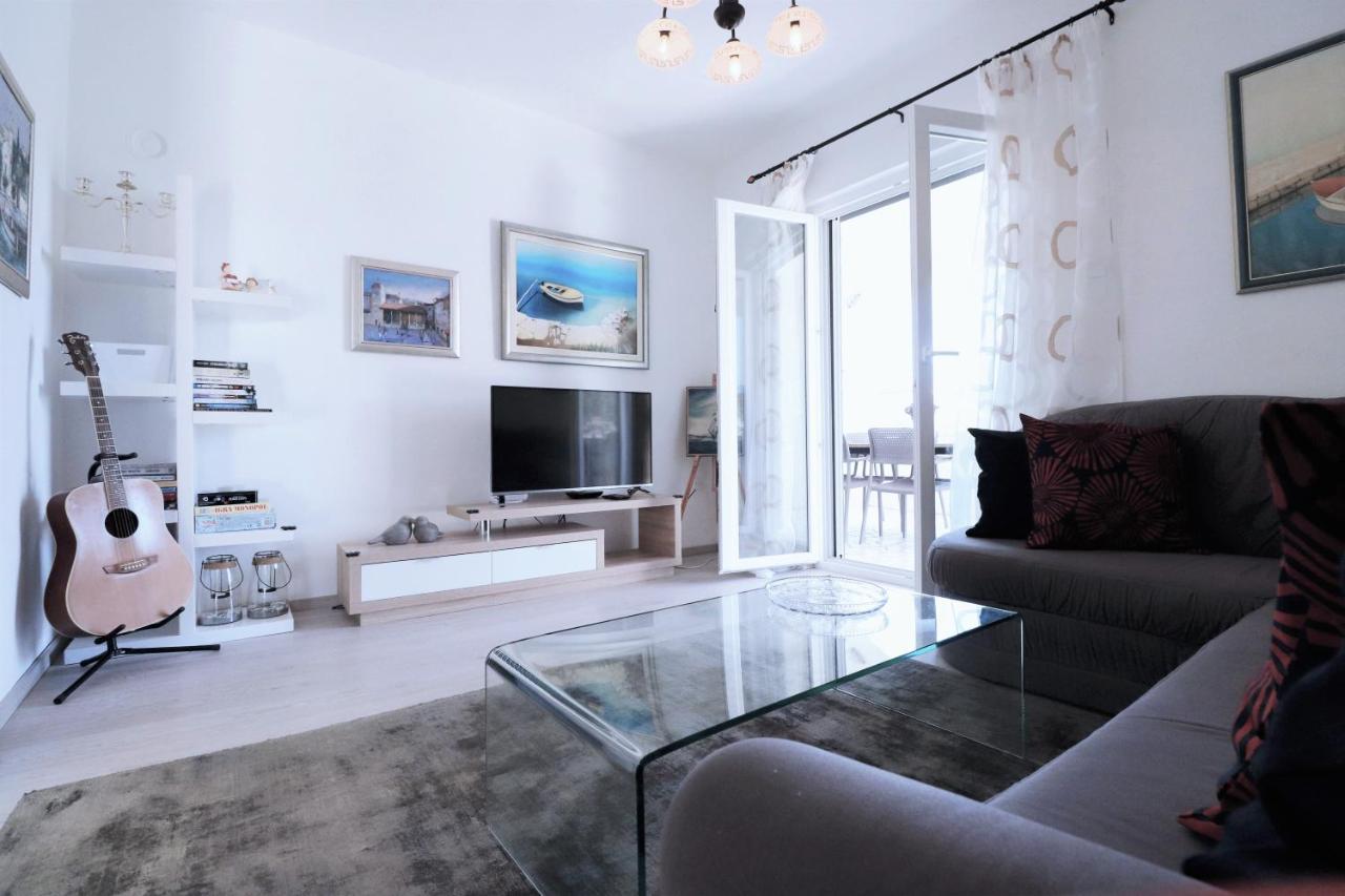 Villa Mendula Trogir - Luxury Villa By The Beach - Heated Pool - Organic Garden Buitenkant foto