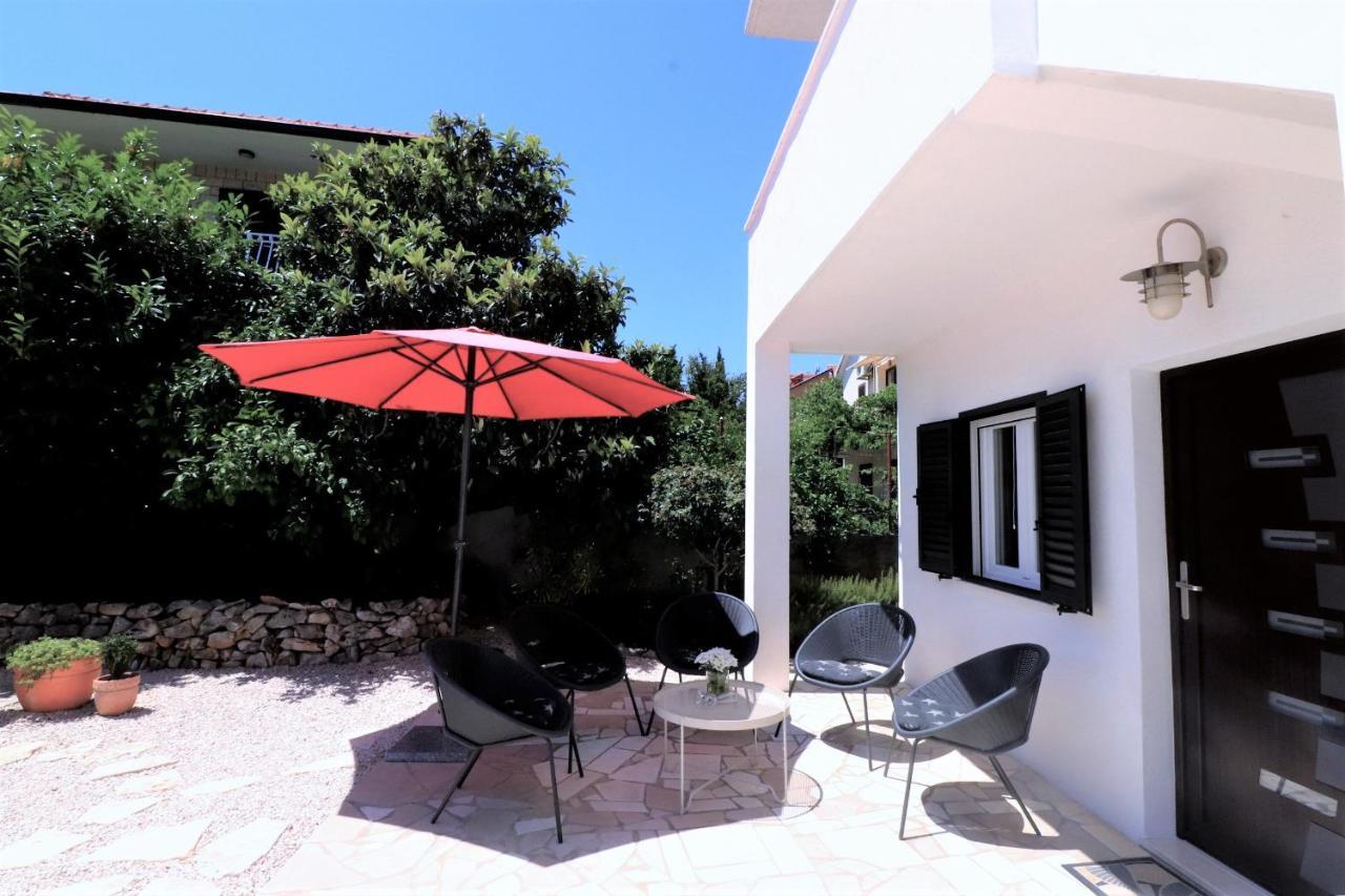 Villa Mendula Trogir - Luxury Villa By The Beach - Heated Pool - Organic Garden Buitenkant foto