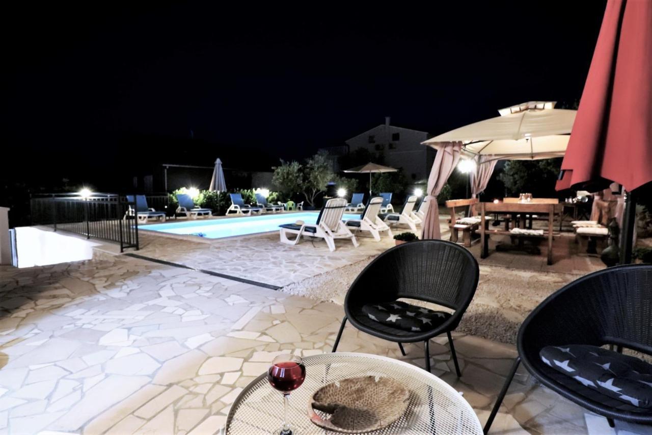 Villa Mendula Trogir - Luxury Villa By The Beach - Heated Pool - Organic Garden Buitenkant foto