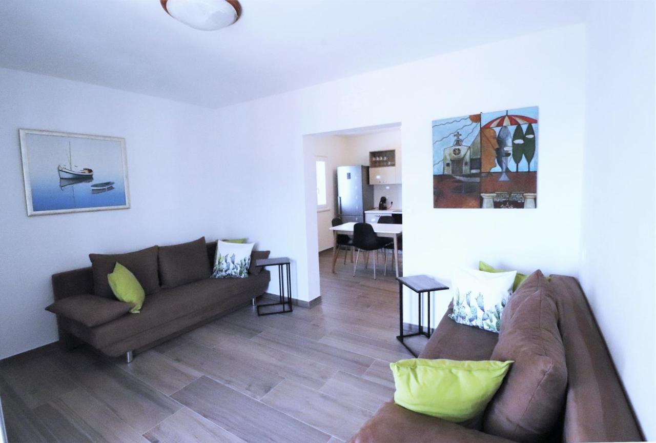 Villa Mendula Trogir - Luxury Villa By The Beach - Heated Pool - Organic Garden Buitenkant foto