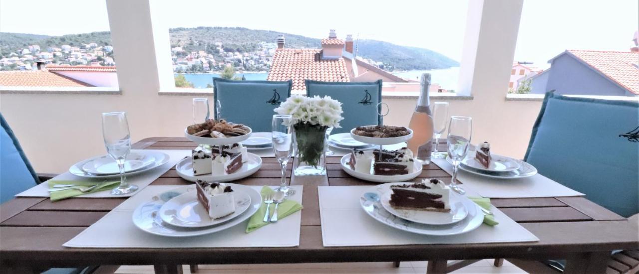 Villa Mendula Trogir - Luxury Villa By The Beach - Heated Pool - Organic Garden Buitenkant foto