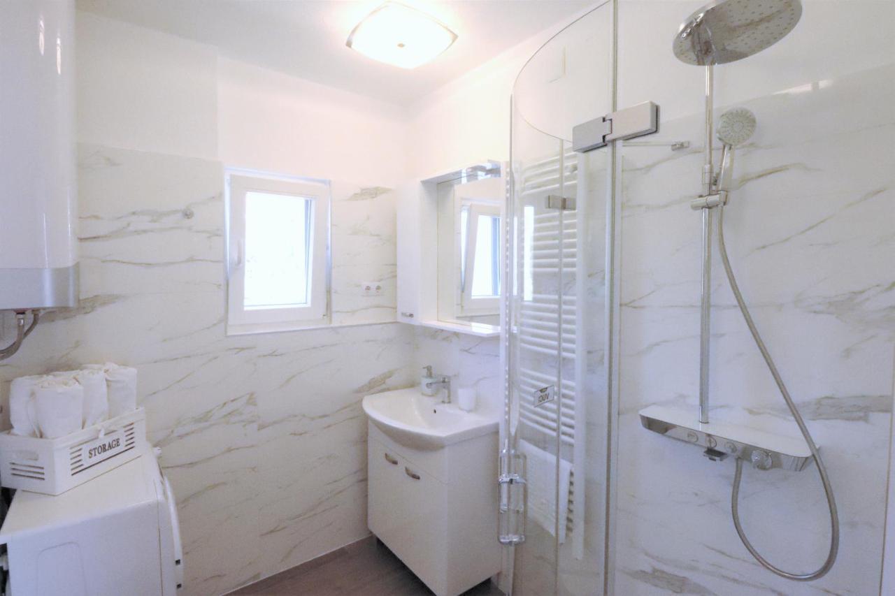 Villa Mendula Trogir - Luxury Villa By The Beach - Heated Pool - Organic Garden Buitenkant foto